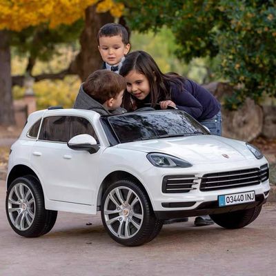 Παιδιά με άδεια R/C Ηλεκτρικά Παιδιά με αυτοκίνητο Παιδιά με πραγματικό πλαστικό υλικό PP δύο θέσεων